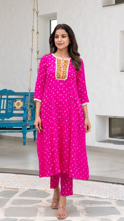 Pink Bandhani Cotton Kurta With Embroidered Patch