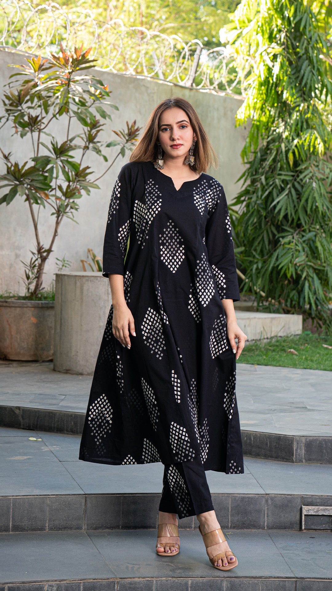 Zeeba Geometric Hand Block Kali Cotton Kurta - Black