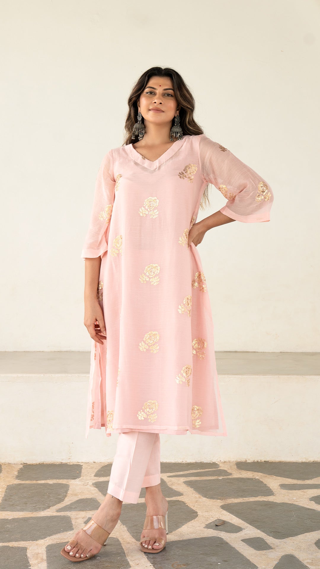 Gulab Embroidered Kurta Set In Chanderi Silk - Blush Pink