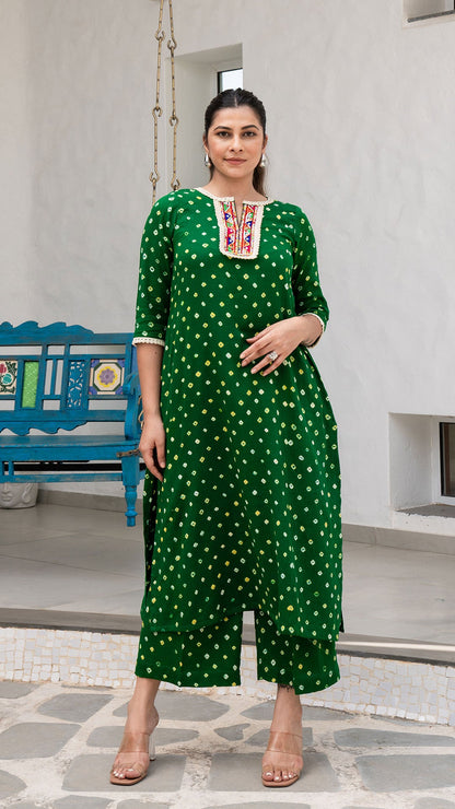 Green Bandhani Cotton Kurta With Embroidered Patch