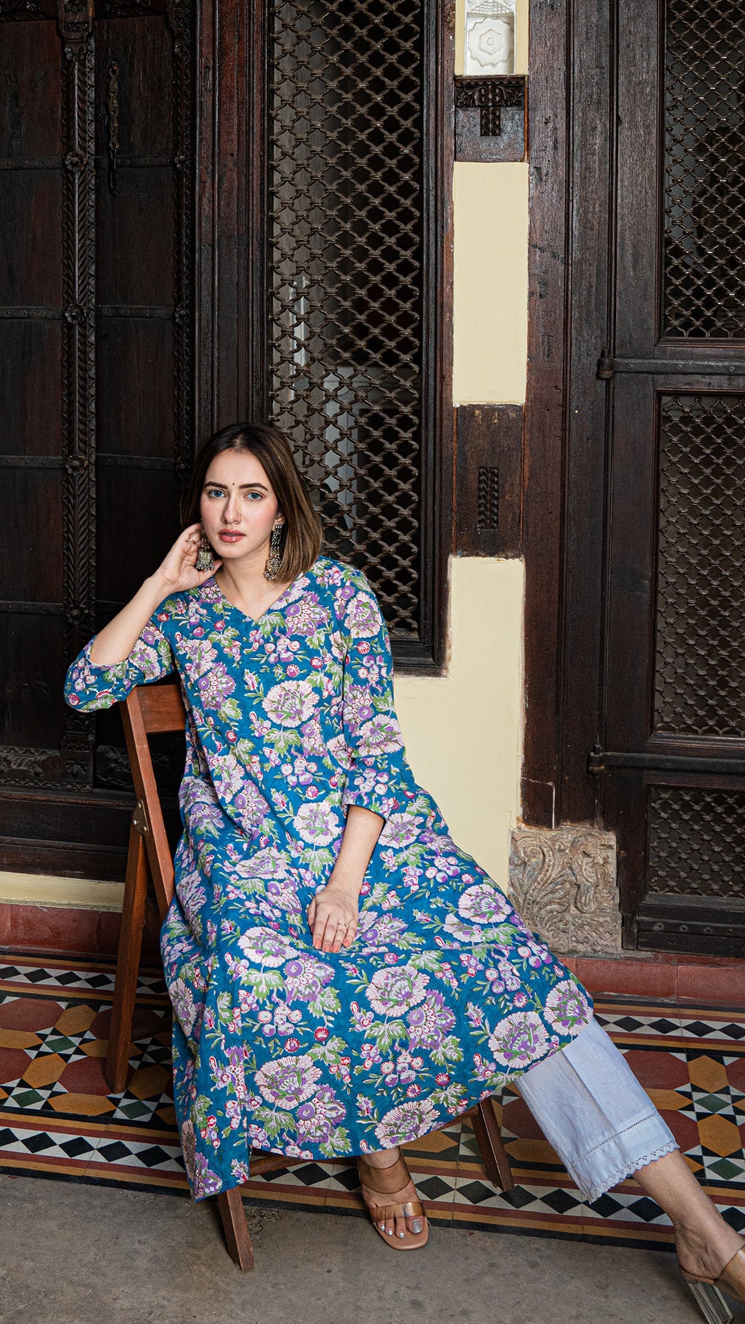 Osha Sanganeri Floral Jaal Kali Cotton Kurta - Blue