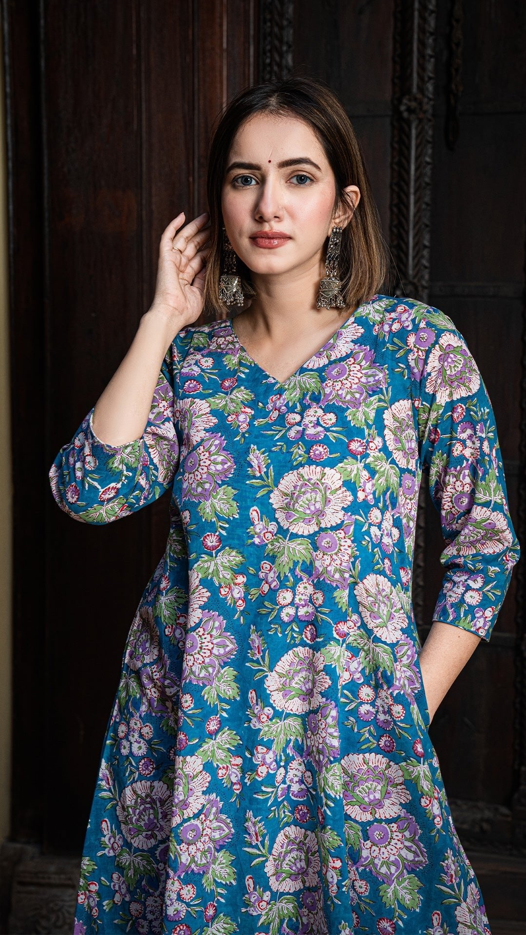 Osha Sanganeri Floral Jaal Kali Cotton Kurta - Blue