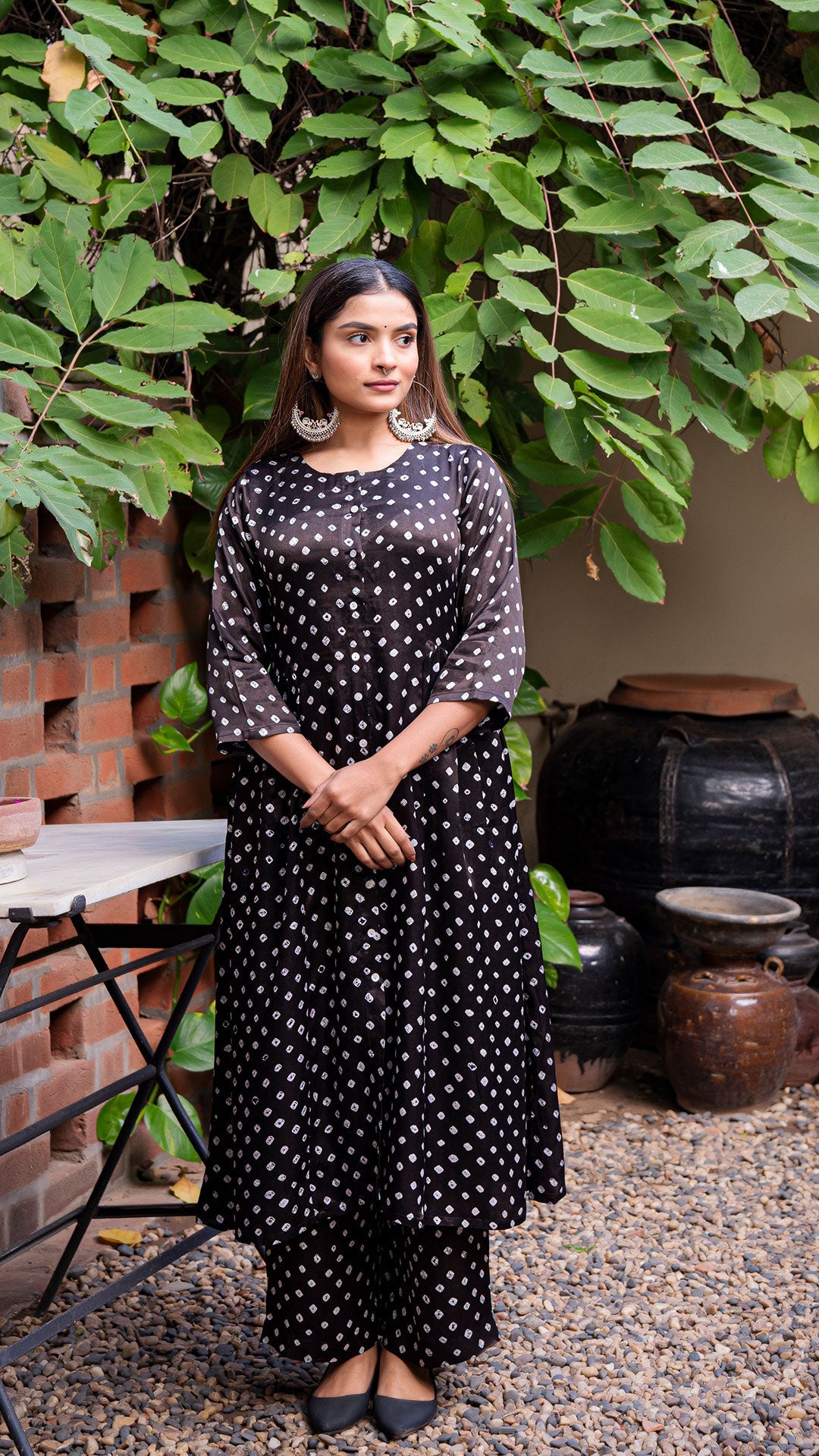 Bandhani Kurta Set In Silk - Black